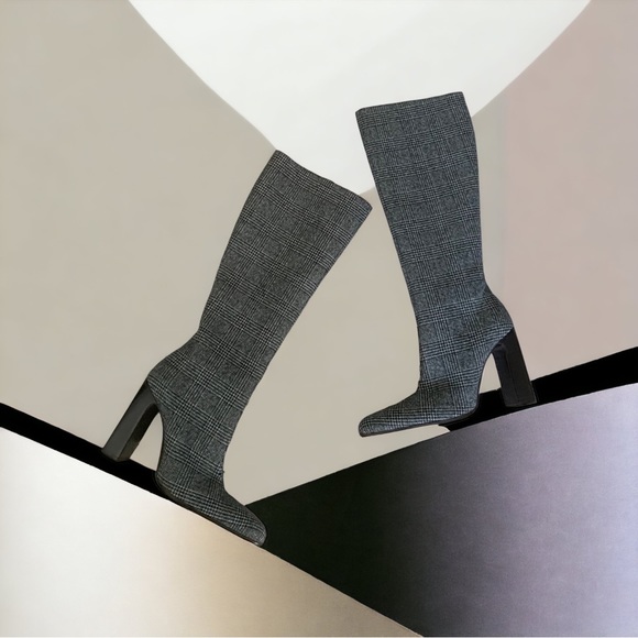 NIB Balenciaga Prince Of Whales Knee High Boots Size 40 $1,750.00 - Picture 4 of 7